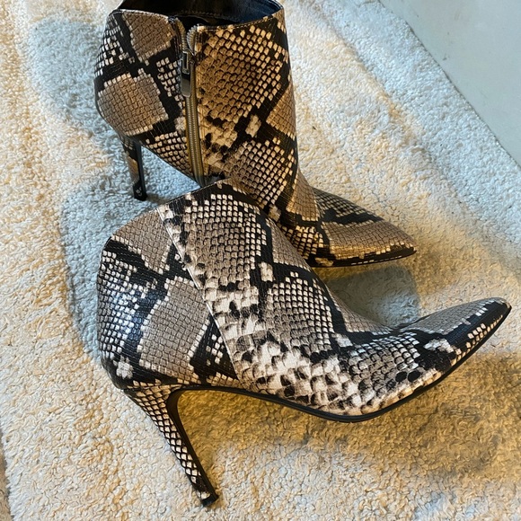 Faux Snake Skin Booties - Picture 3 of 5